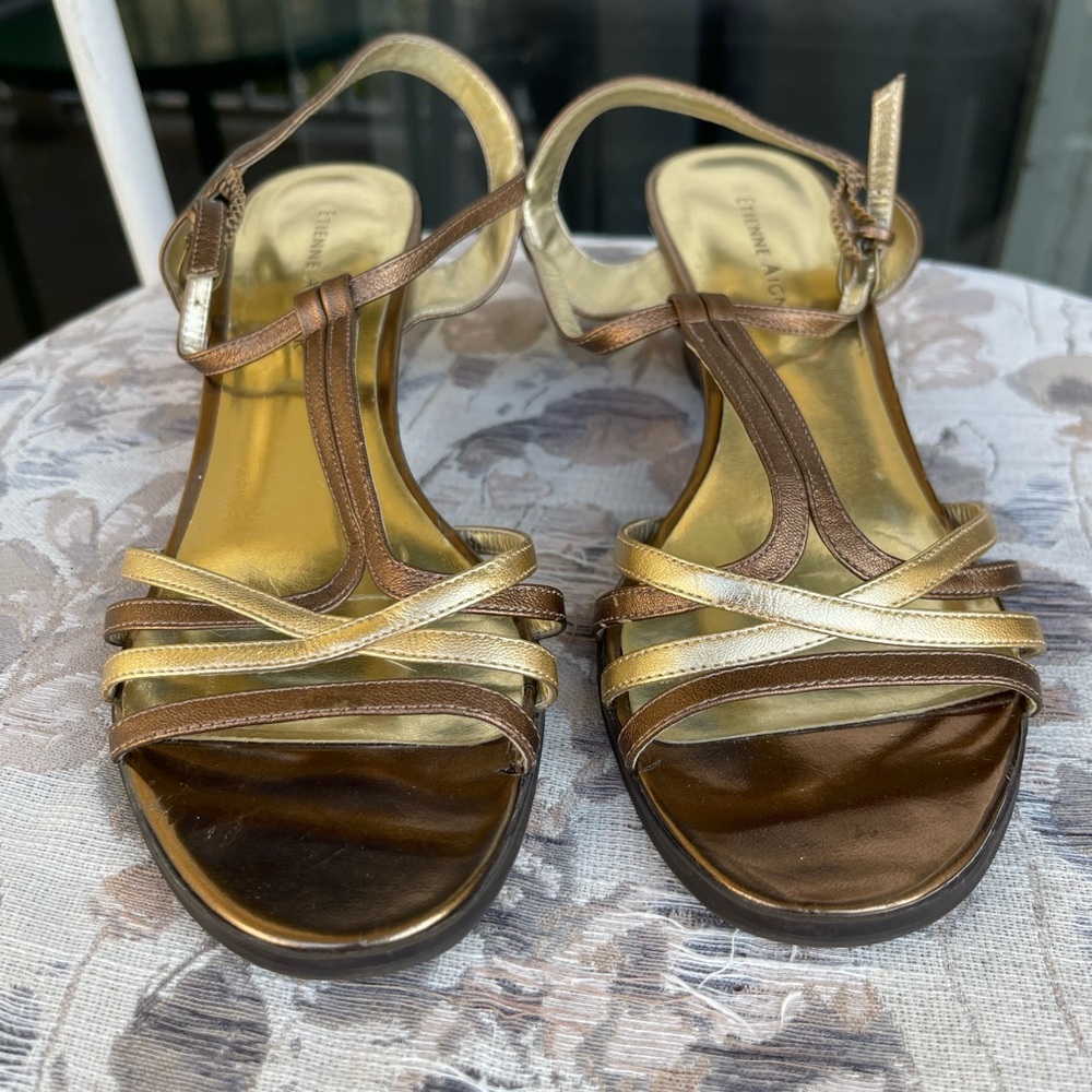 Etienne Aigner sz 7 1/2M ladies sandies in gold and tan colors. Great condition